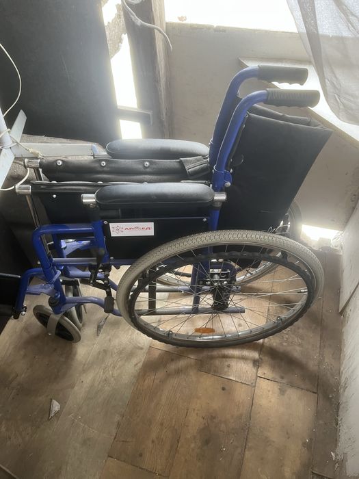 Продам инвалидную коляску!