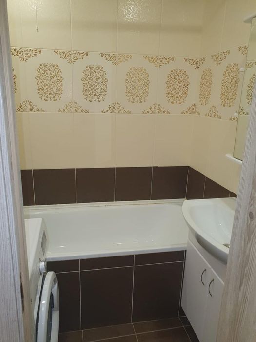 Продам 2х ком квартиру район в парковой зоне 32400