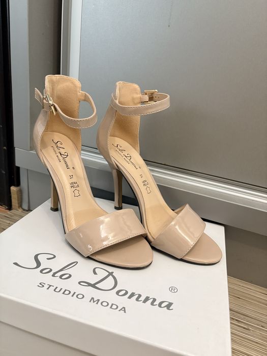 Vand Sandale piele