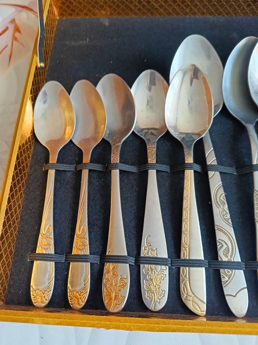 Набор столовых приборов.