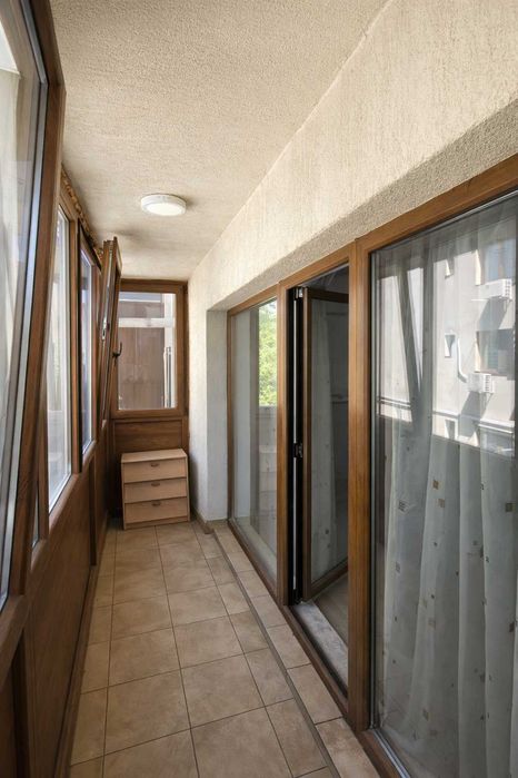 Garsonieră București 47 mp + 1 loc parcare , 69.500 euro, Etaj 1, 2012