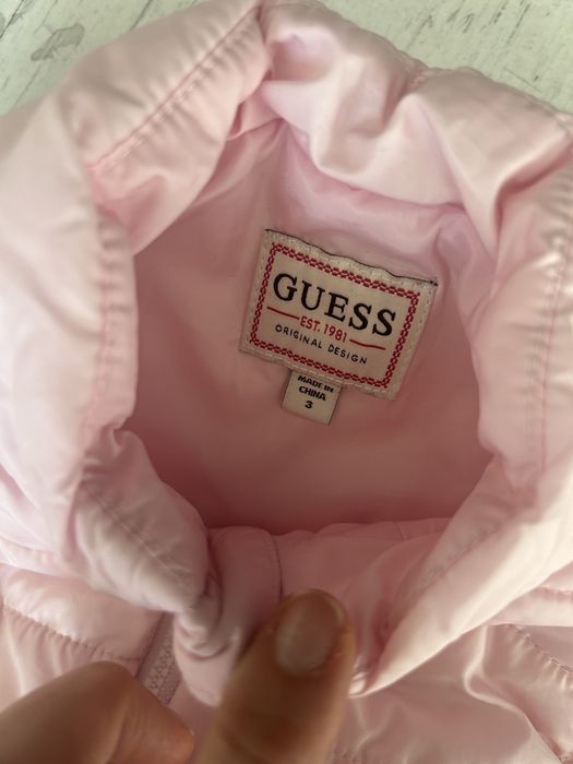 Guess яке елек грейка чапка шал