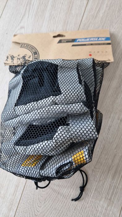 Set de protectie pentru copii - genunchiere, cotiere, protectie palma.