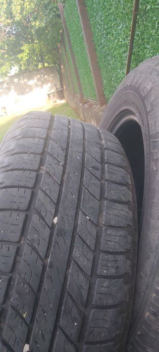Продавам джипови гуми 245/65/17