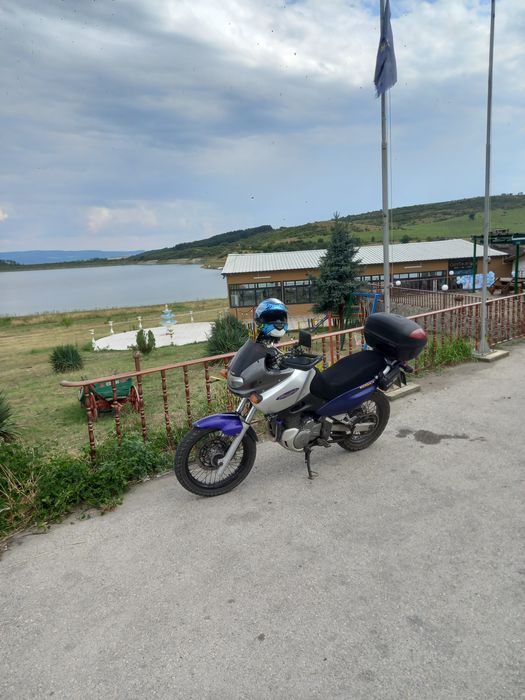 Suzuki XF650 1800 €