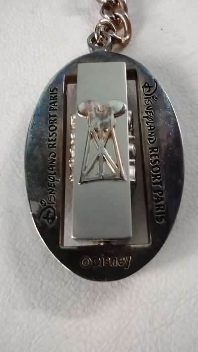 Уникален ключодържател на Disney