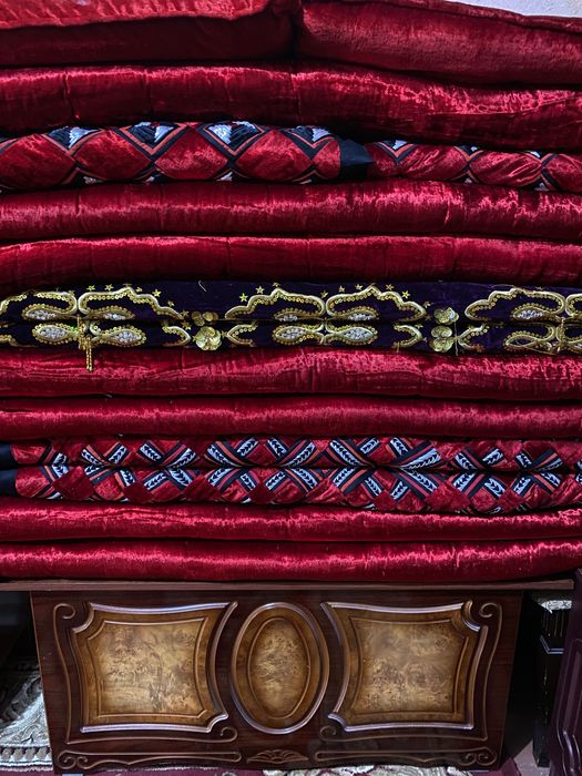 Bahmal ko’rpa va mebel sandiqlar