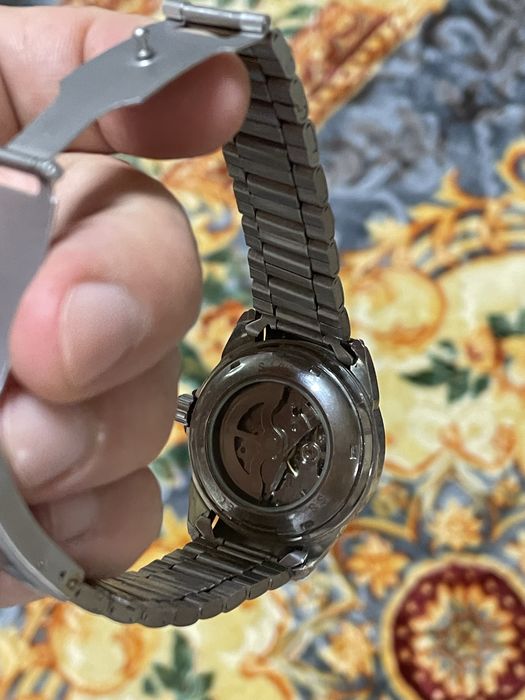 Продаю часы в хорошем состояние