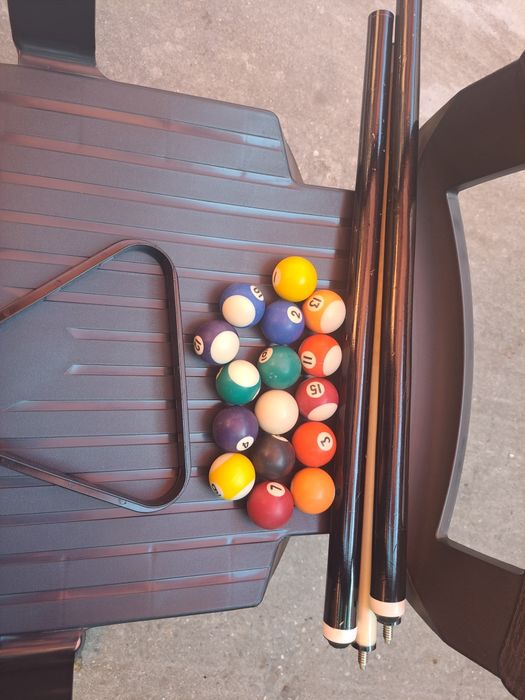 Vând masa biliard folosita 6,7 luni.stare foarte bună .