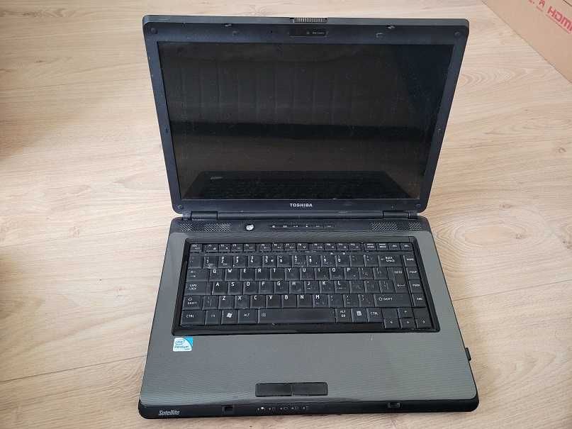 Продавам лаптоп Toshiba Satellite L300