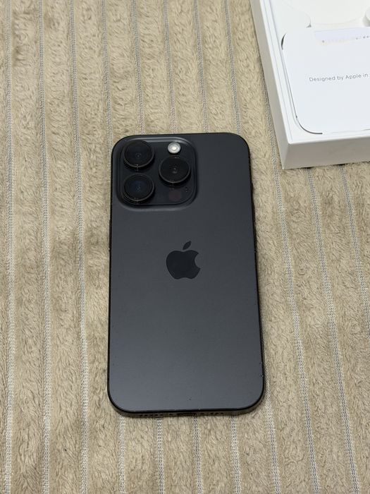 Iphone 15 pro black titaniu