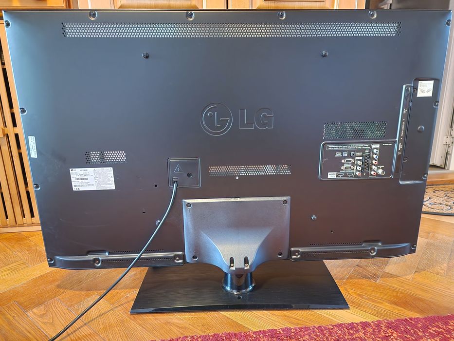 Televizor LG 42LV3550 106cm