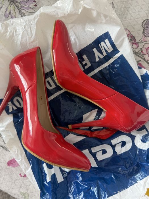 Дамски обувки с ток