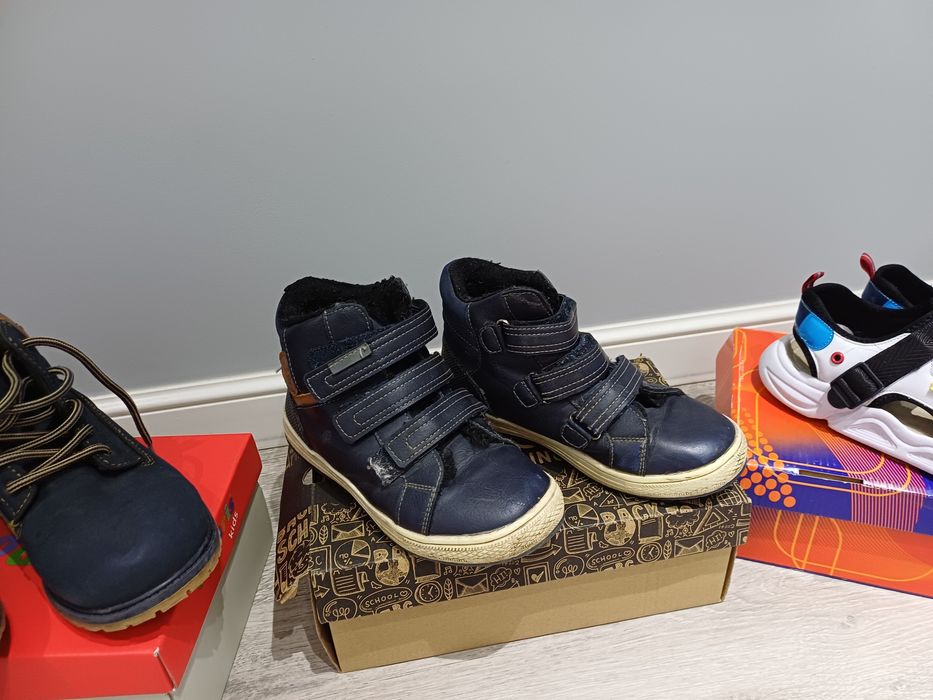 Продаются ботинки и рюкзаки