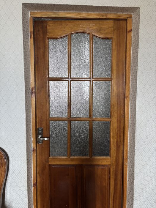 Продам двери деревянные