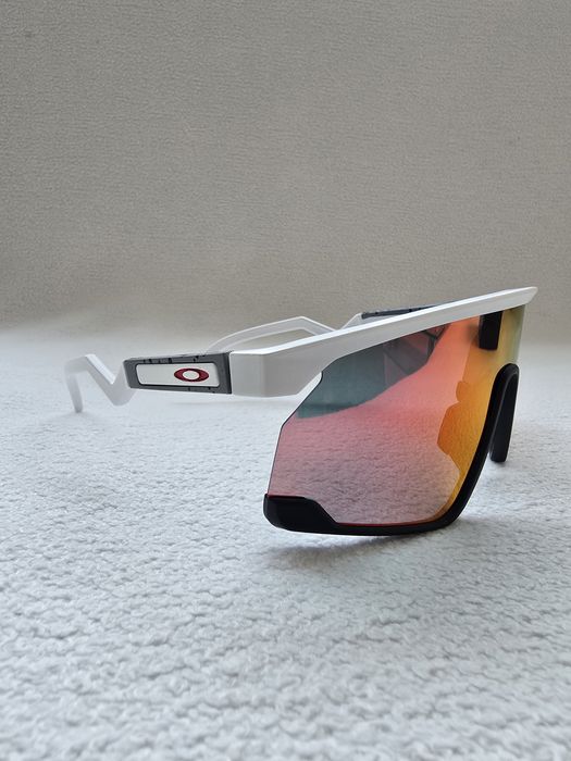 Слънчеви очила Oakley BXTR – Matte White/Black (Prizm Road)