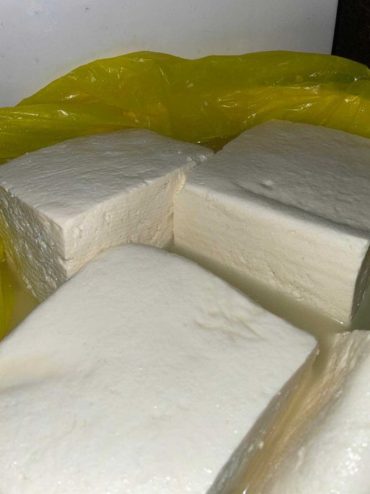 Vând brânză de oaie  veche/proaspătă