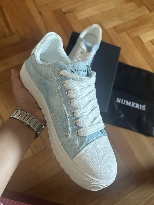 Обувки Numeris.