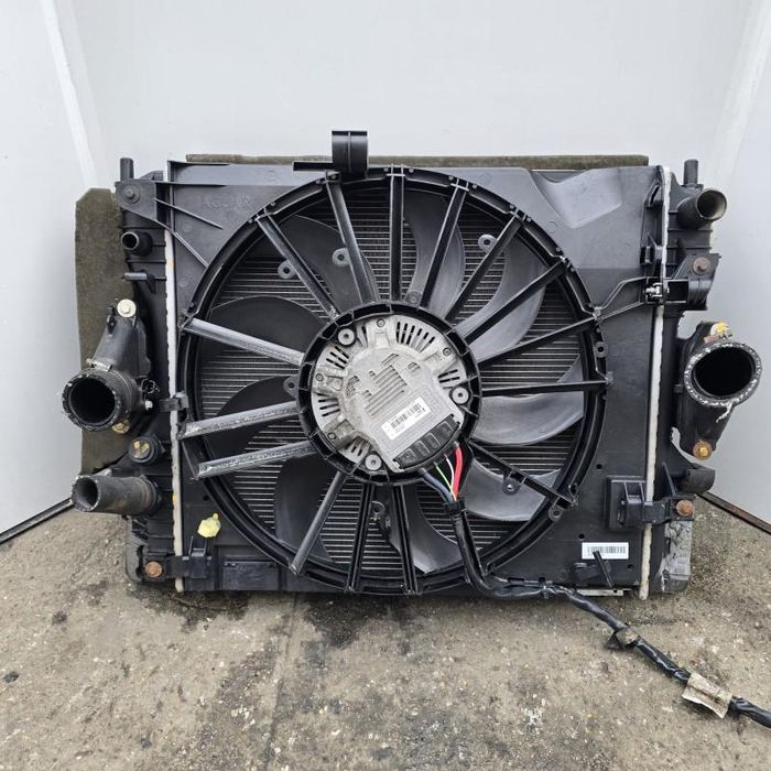 Ansamblu radiator cu ventilator Jaguar XF X250 2.2 Diesel