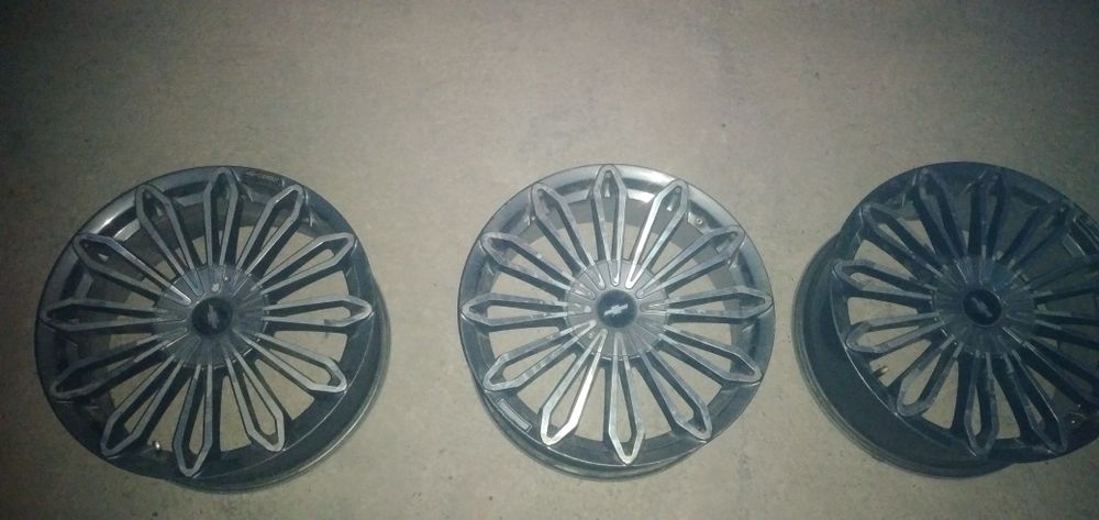 Sakadiska sotiladi. 17 razmer. 4ta boltli cobaltlar uchun.