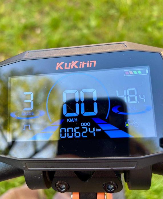 Trotinetă electrică KuKirin G2 Max + accesorii, foarte bine întreținută
