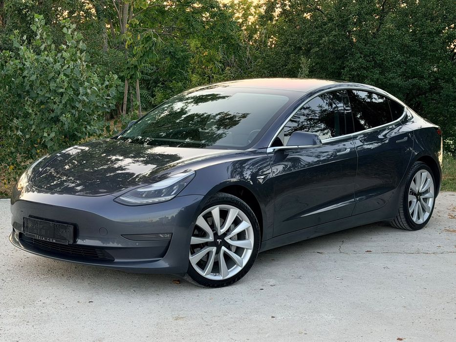 Tesla Model 3 Long Range