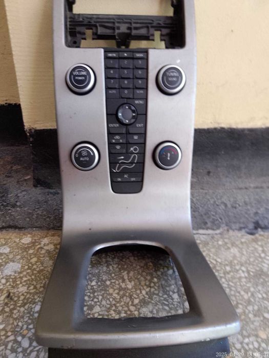 Централна Конзола(панел) Волво S40