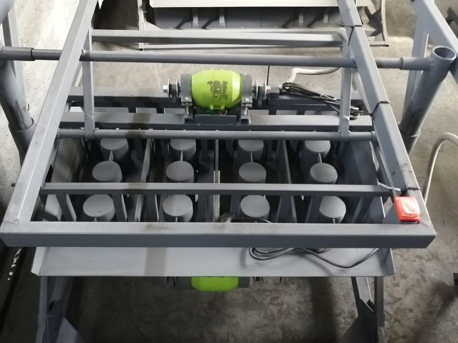 Аппарат для изготовления шлакоблоков