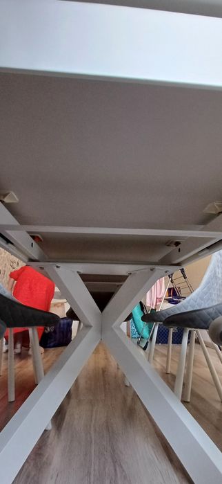 Продаётся отличный новый стол со стулья