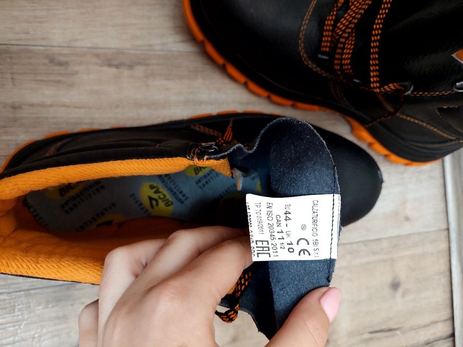 Продам ботинки защитные 44р.