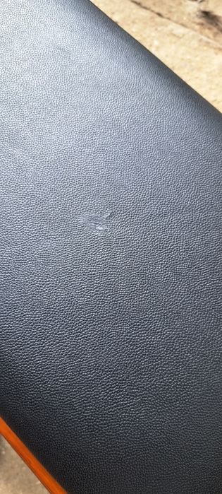 Стол за пиано с регулиране на височината