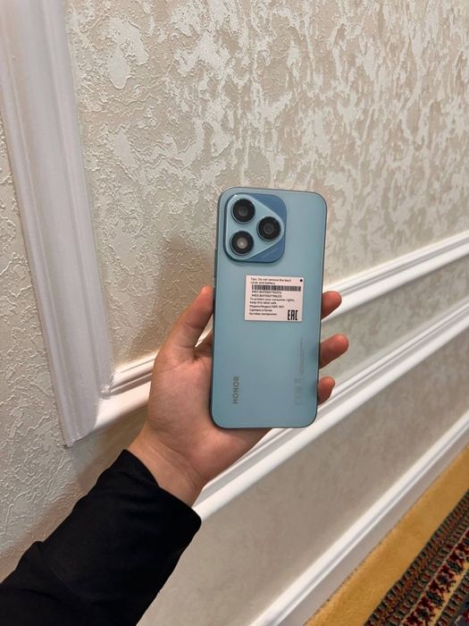 Honor 400 lite.