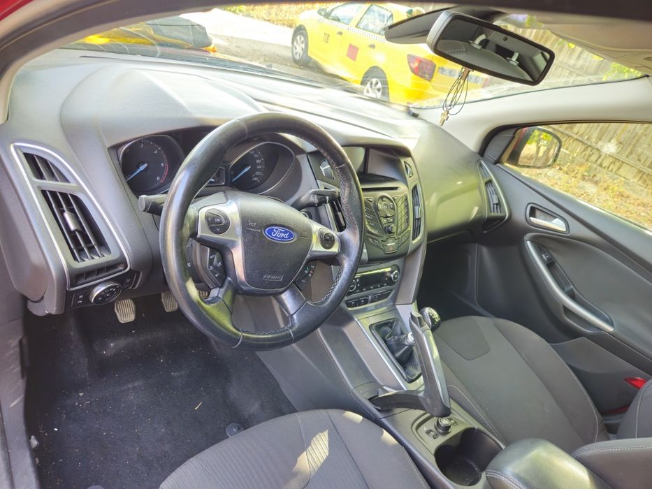 Vand Ford Focus 2012 avariat