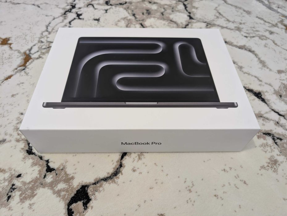 Cutie Macbook PRO M4 pro model 2025 / fullbox
