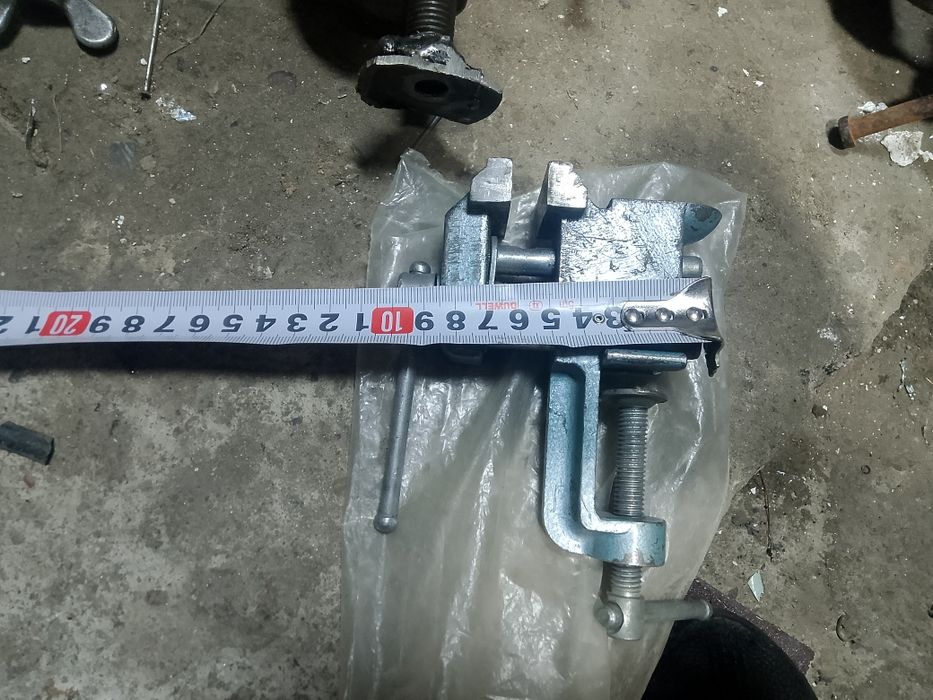 Тиски тики маленькие диски.