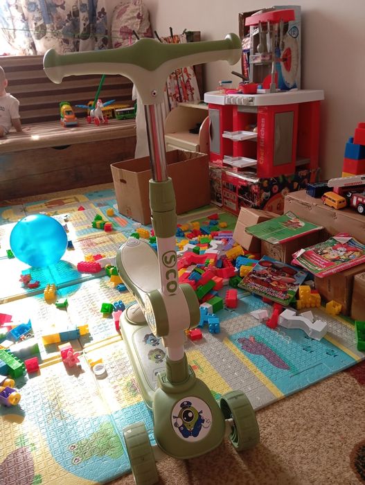 Самокат двойной с музыкой и светящимися колесами