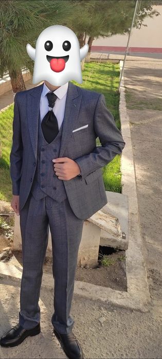 Костюм брюки идеальный состояние  два три одетьи