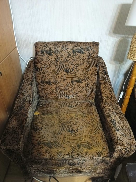 Donez pat și două fotolii