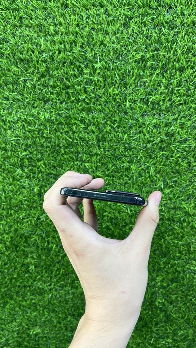Продам Xiaomi 13 Lite.