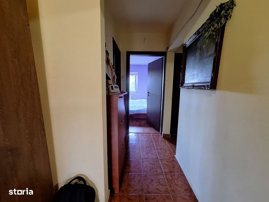 Oportunitate! Apartament 3 camere - decomandat - etaj 3 - Aradului