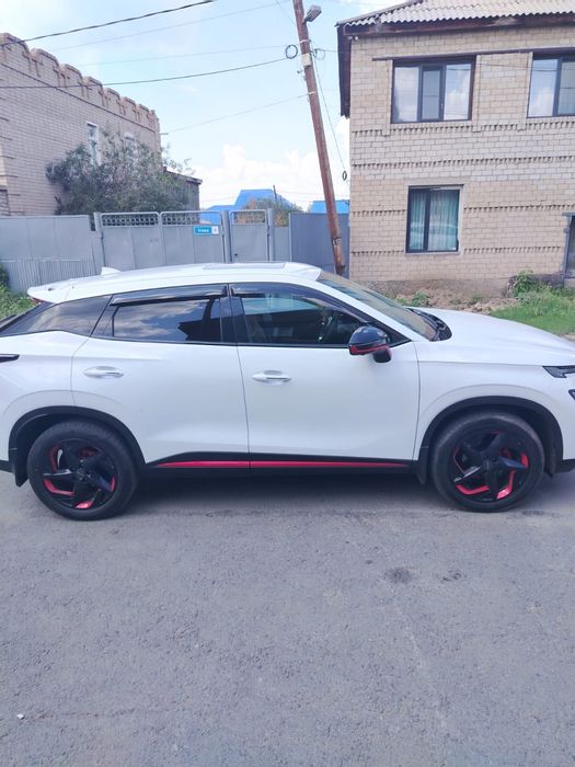 Машина Omoda c5