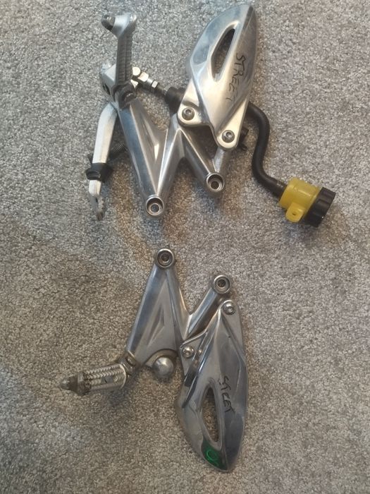Scarite complete pentru Triumph Street Triple R 675 model 2009 2012