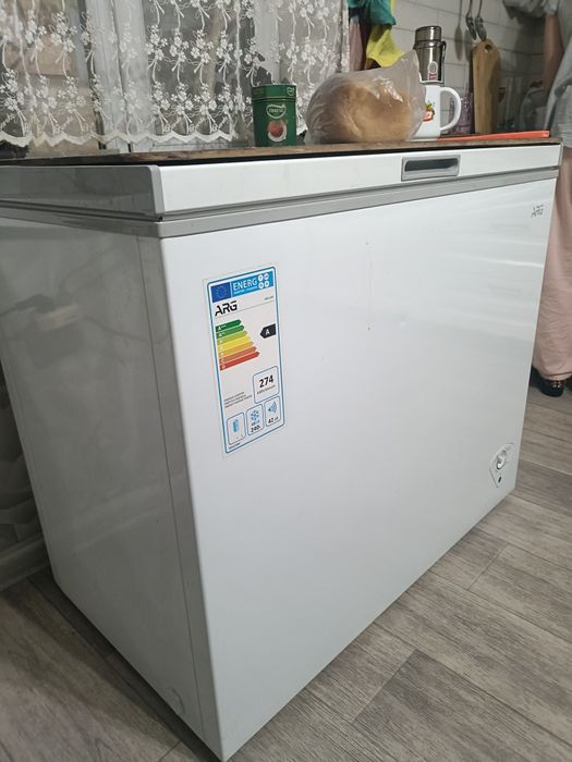 Продаю срочно морозильник