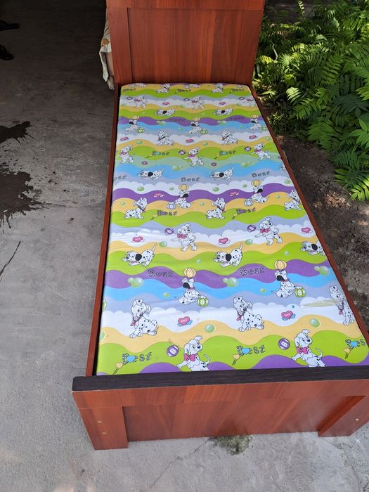 Кровать в хорошем состоянии