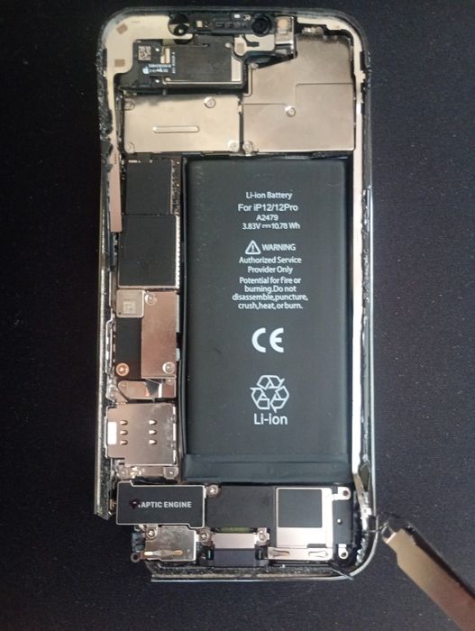 Vând iPhone pentru piese