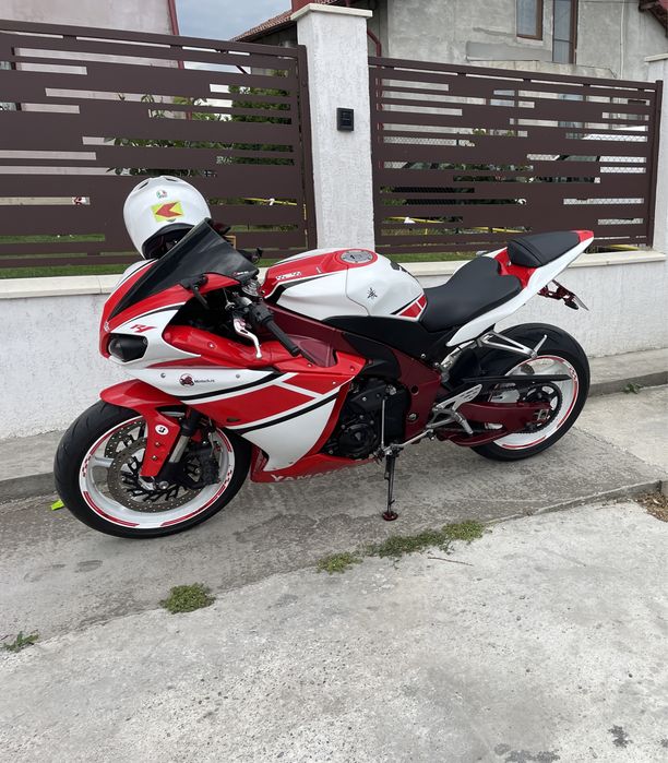 Vând Yamaha R1,Big Bang,Cross-Plane,2010,Schimb