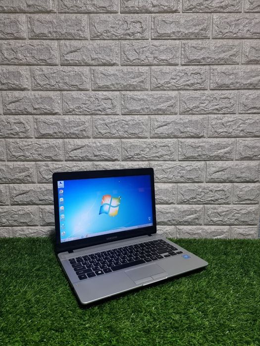 Samsung. Арзон нархда ноутбук сураганлар учун махсус.