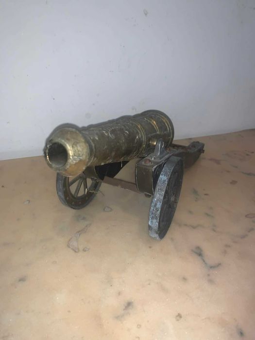 Tun cu teava din bronz