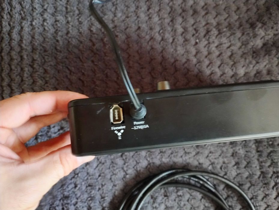 Focusrite Liquid Mix и Behringer FCA202