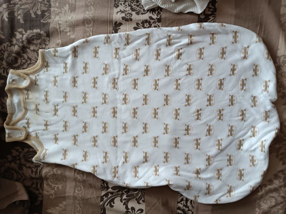 Бебешки одеалца, възглавнички